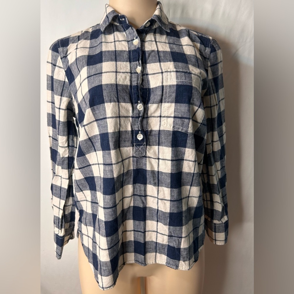 J.Crew Women’s Long Sleeve Checkered Shirt  Navy Blue and White. 100% Size SP